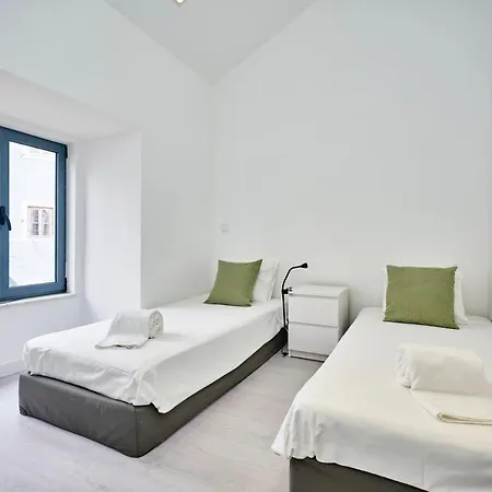 Apartment Altido Fabulous 3-br In Western *
